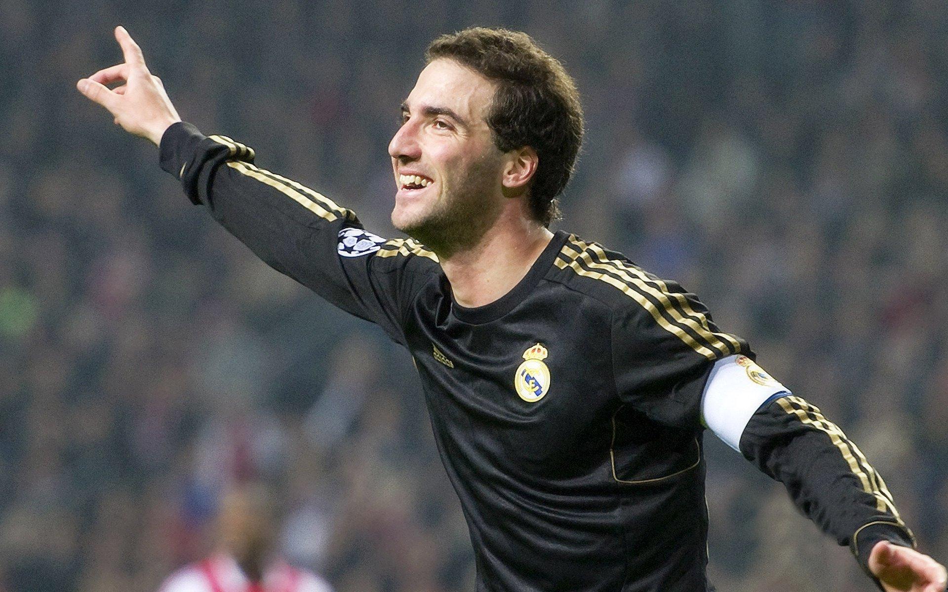 如你所愿！东契奇完美演绎军训戈贝尔哲学，独行侠客场扳平系列赛