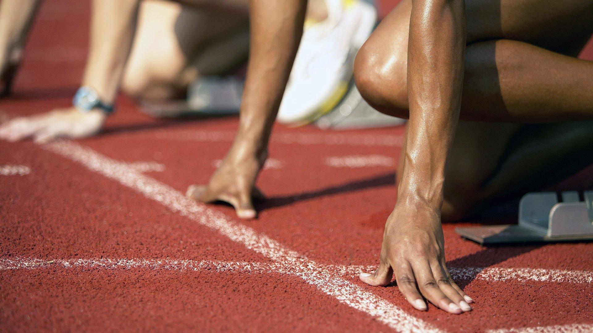 每体曝孔德伤缺关键战，弗里克或启用加西亚与福特担任右后卫