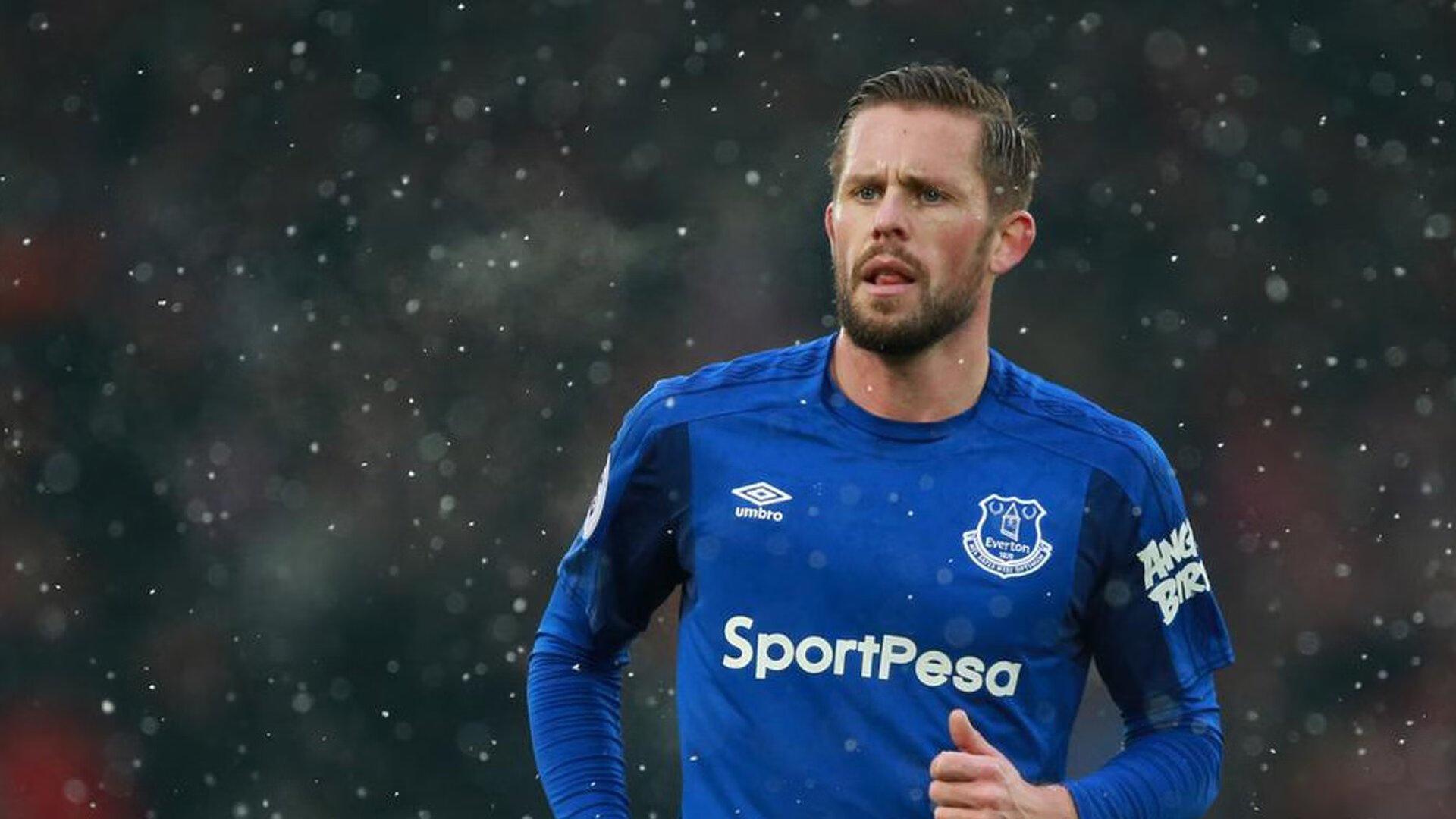 法甲巅峰对决，凯恩中路撕裂防线，奥利塞致命爆射遭多纳鲁马神扑化解